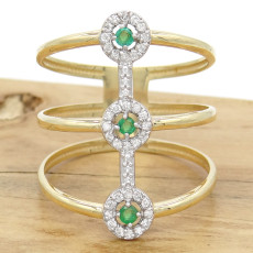 Anel  Aro Triplo com 3 Esmeraldas Totalizando 15 Pontos e 36 Diamantes, em Ouro Amarelo 18 Kilates